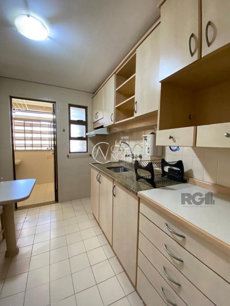 Apartamento à venda com 3 quartos, 79m², 1 suíte, 1 vaga, Rua Coronel André Belo no bairro Menino Deus em Porto Alegre