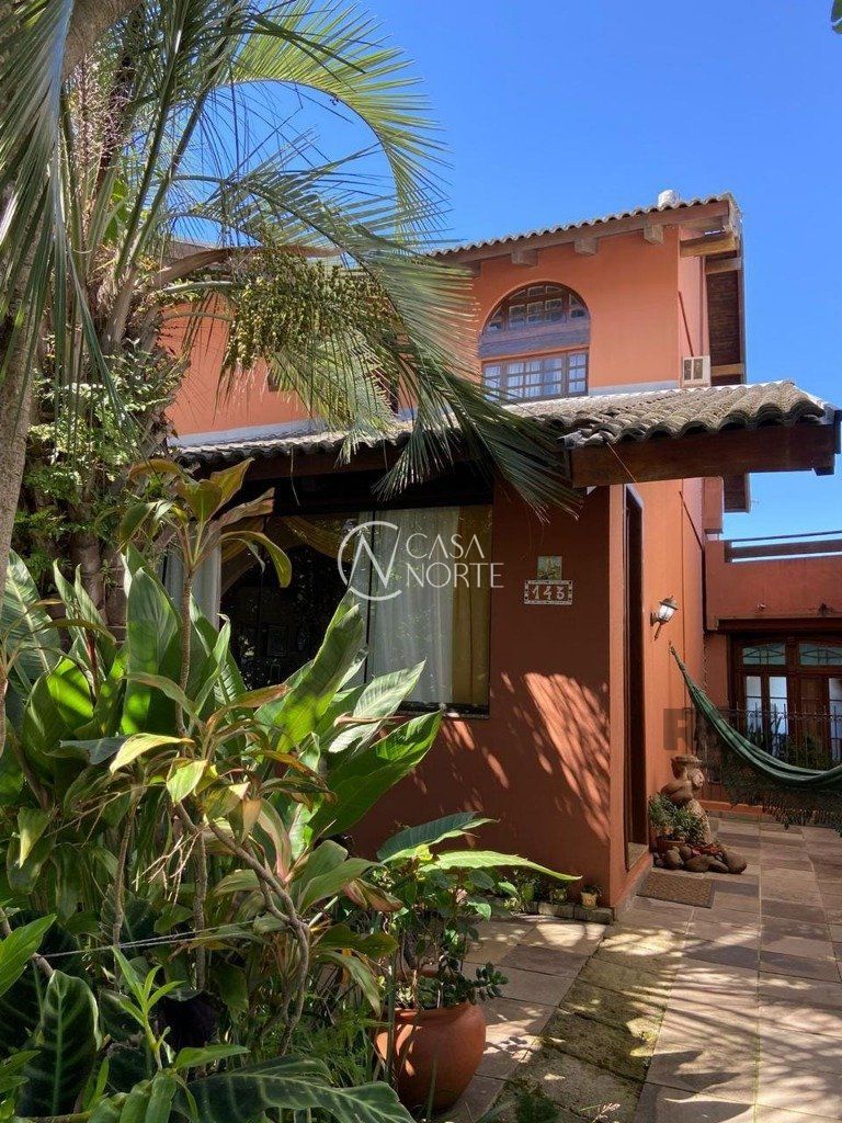 Casa de Condomínio à venda com 2 quartos, 331m², 1 suíte, 4 vagas, Rua Alcebíades Antônio dos Santos no bairro Nonoai em Porto Alegre