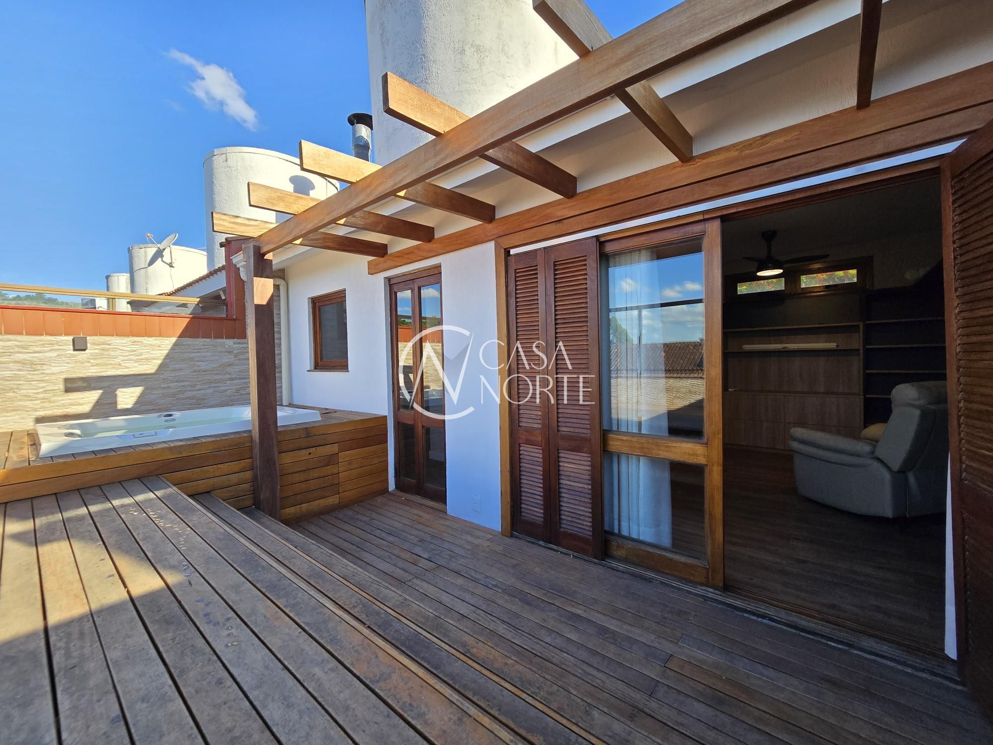 Casa de Condomínio à venda com 4 quartos, 299m², 2 suítes, 3 vagas, Avenida Taquary no bairro Cristal em Porto Alegre