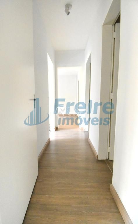 Apartamento à venda com 3 quartos, 103m², 1 suíte, Rua Vinte e Quatro de Maio no bairro Centro Histórico em Porto Alegre
