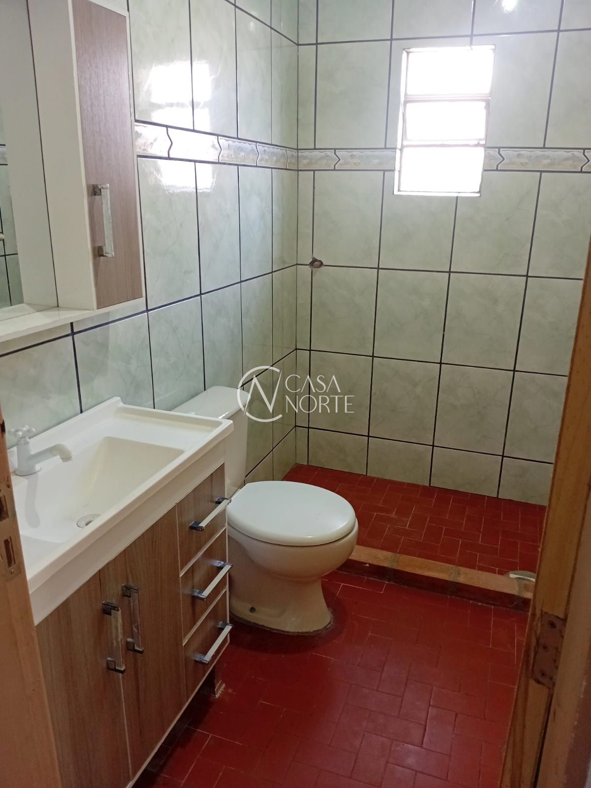 Casa à venda com 3 quartos, 310m², 4 vagas, Rua Humberto de Campos no bairro Partenon em Porto Alegre