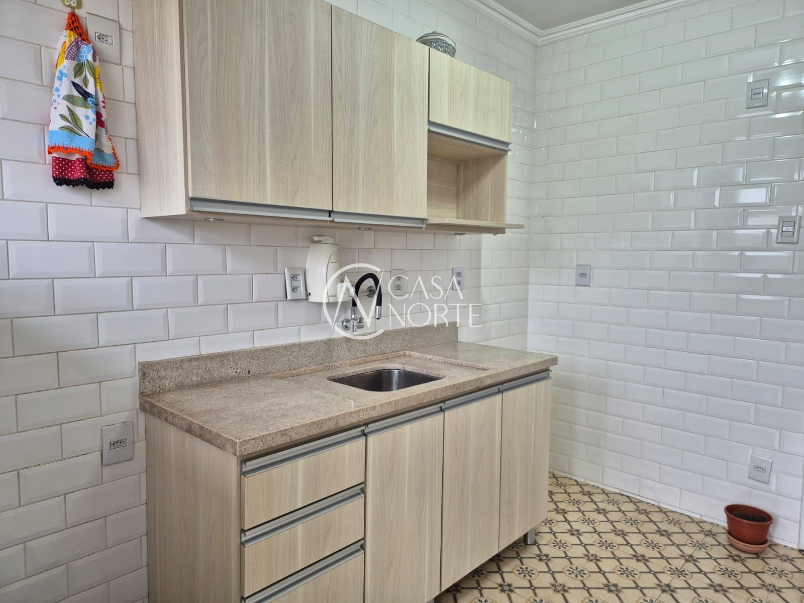 Apartamento à venda com 3 quartos, 73m², Avenida Berlim no bairro São Geraldo em Porto Alegre