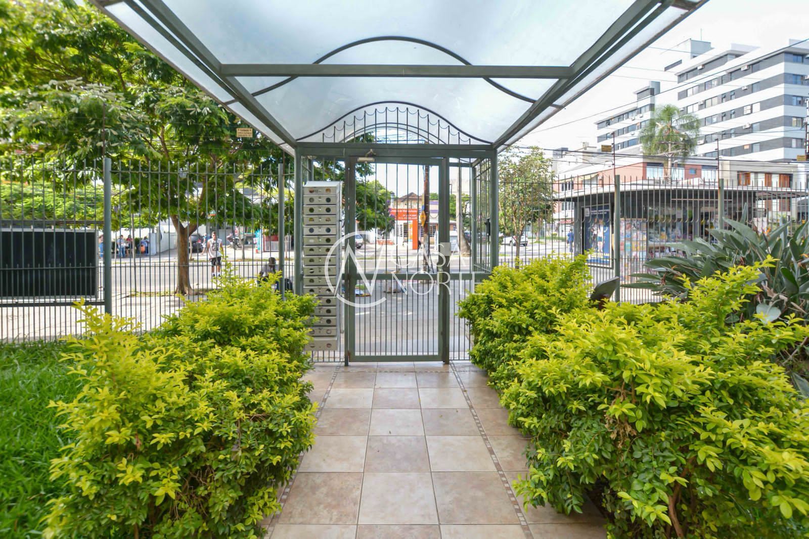 Apartamento Garden à venda com 2 quartos, 65m², Rua José de Alencar no bairro Menino Deus em Porto Alegre