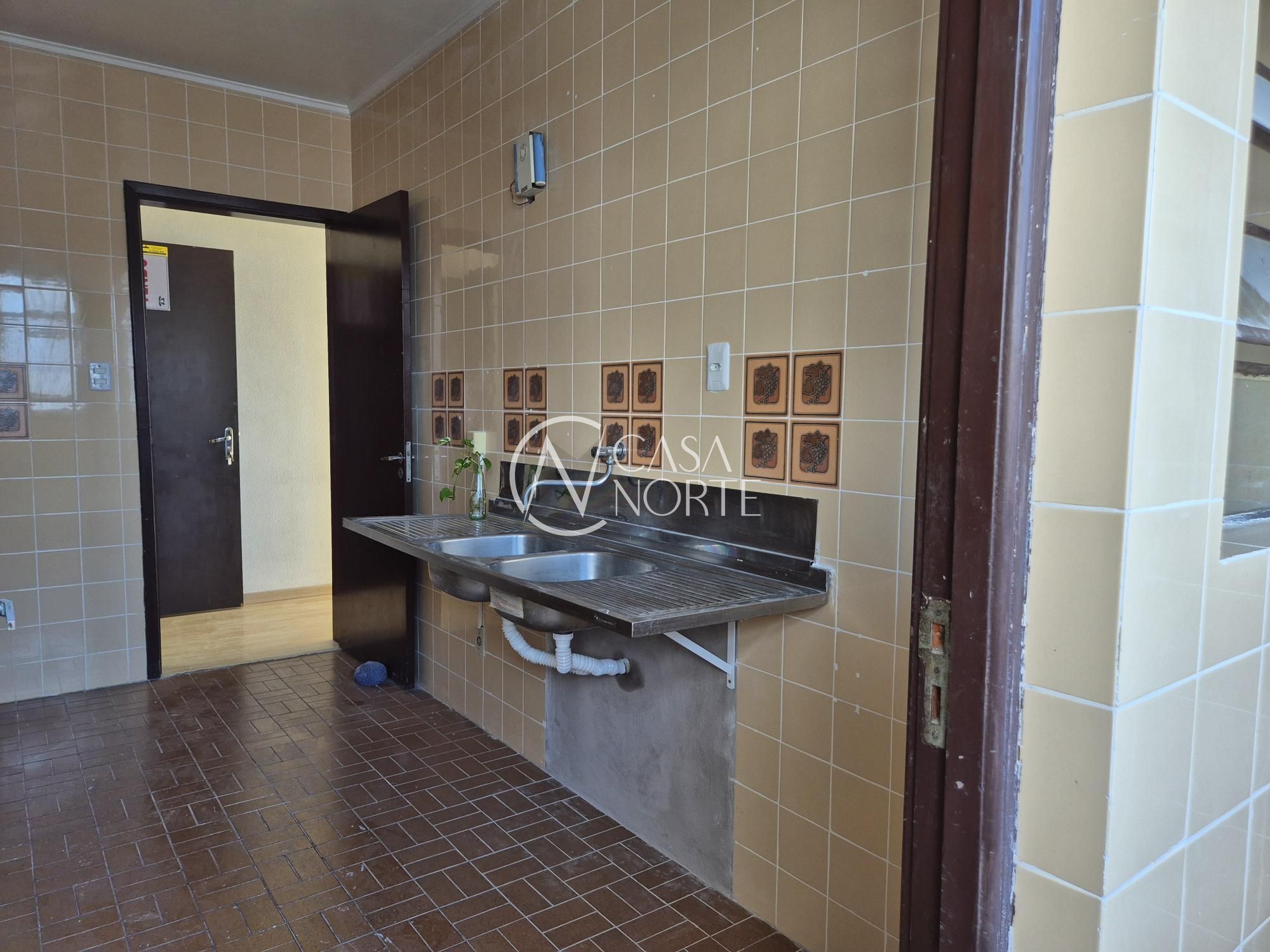 Apartamento à venda com 2 quartos, 65m², 1 vaga, Avenida Bento Gonçalves no bairro Santo Antônio em Porto Alegre