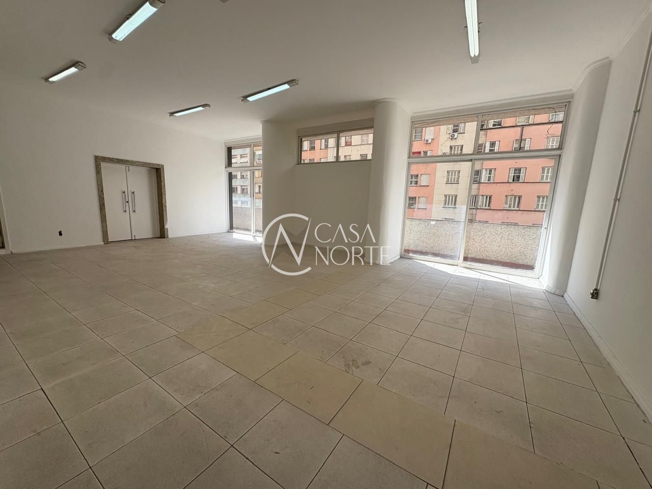 Sala Comercial à venda com 1 quarto, 822m², 1 vaga, Avenida Senador Salgado Filho no bairro Centro Histórico em Porto Alegre
