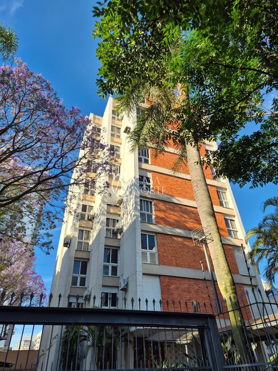 Apartamento à venda com 2 quartos, 74m², 1 vaga, Rua Barão do Triunfo no bairro Menino Deus em Porto Alegre