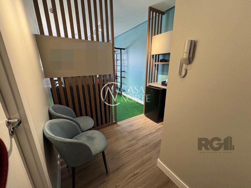 Sala Comercial à venda , 39m², 1 vaga, Avenida Luiz Manoel Gonzaga no bairro Três Figueiras em Porto Alegre