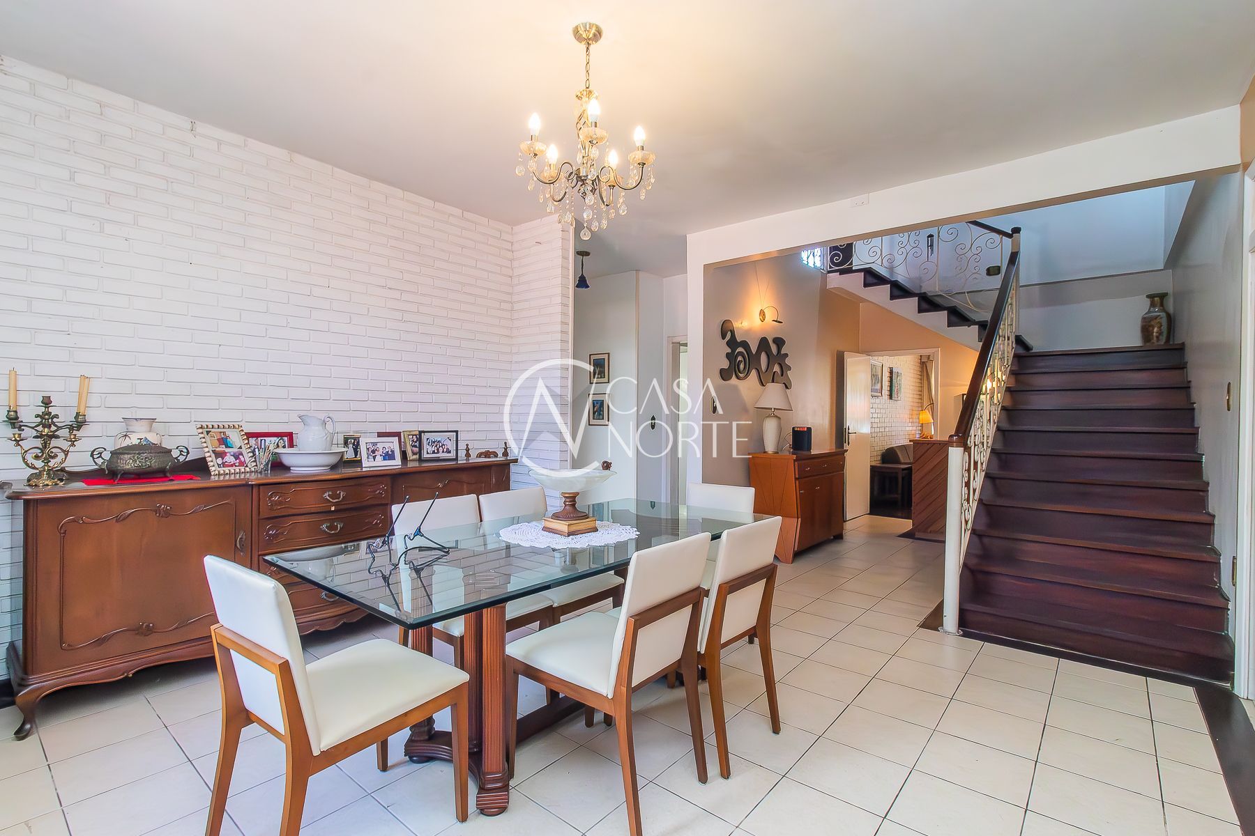 Casa à venda com 5 quartos, 429m², 2 suítes, 7 vagas, Rua Santa Vitória no bairro Tristeza em Porto Alegre