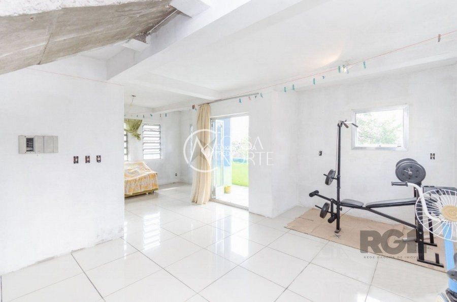 Casa à venda com 4 quartos, 280m², 1 suíte, 3 vagas, Rua Octavio de Souza no bairro Teresópolis em Porto Alegre