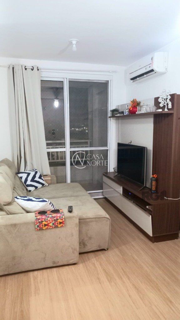 Apartamento à venda com 2 quartos, 50m², 1 suíte, 1 vaga, Rua Airton Ferreira da Silva no bairro Farrapos em Porto Alegre