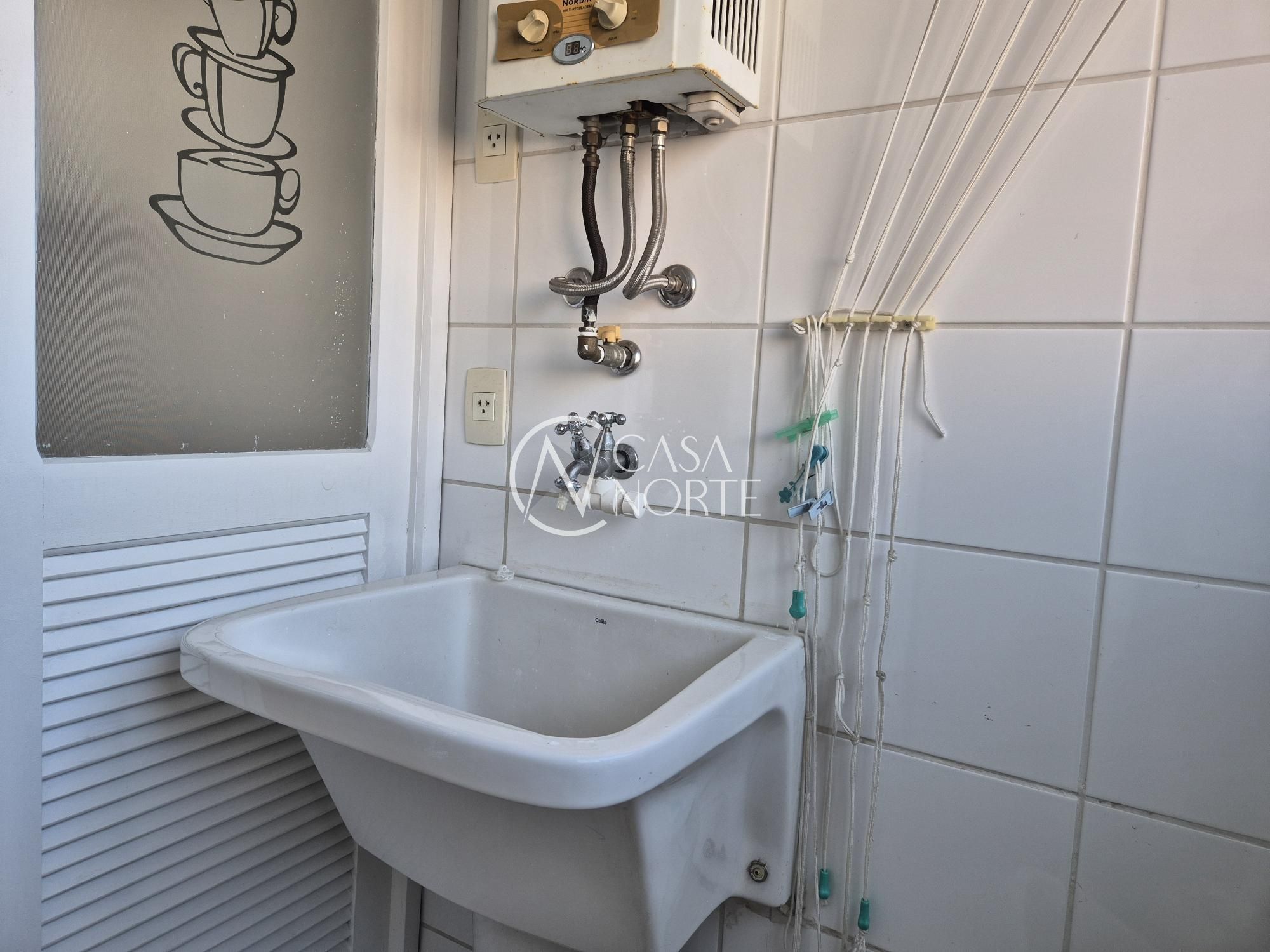 Apartamento à venda com 2 quartos, 59m², 1 suíte, 2 vagas, Rua Dona Gabriela no bairro Menino Deus em Porto Alegre