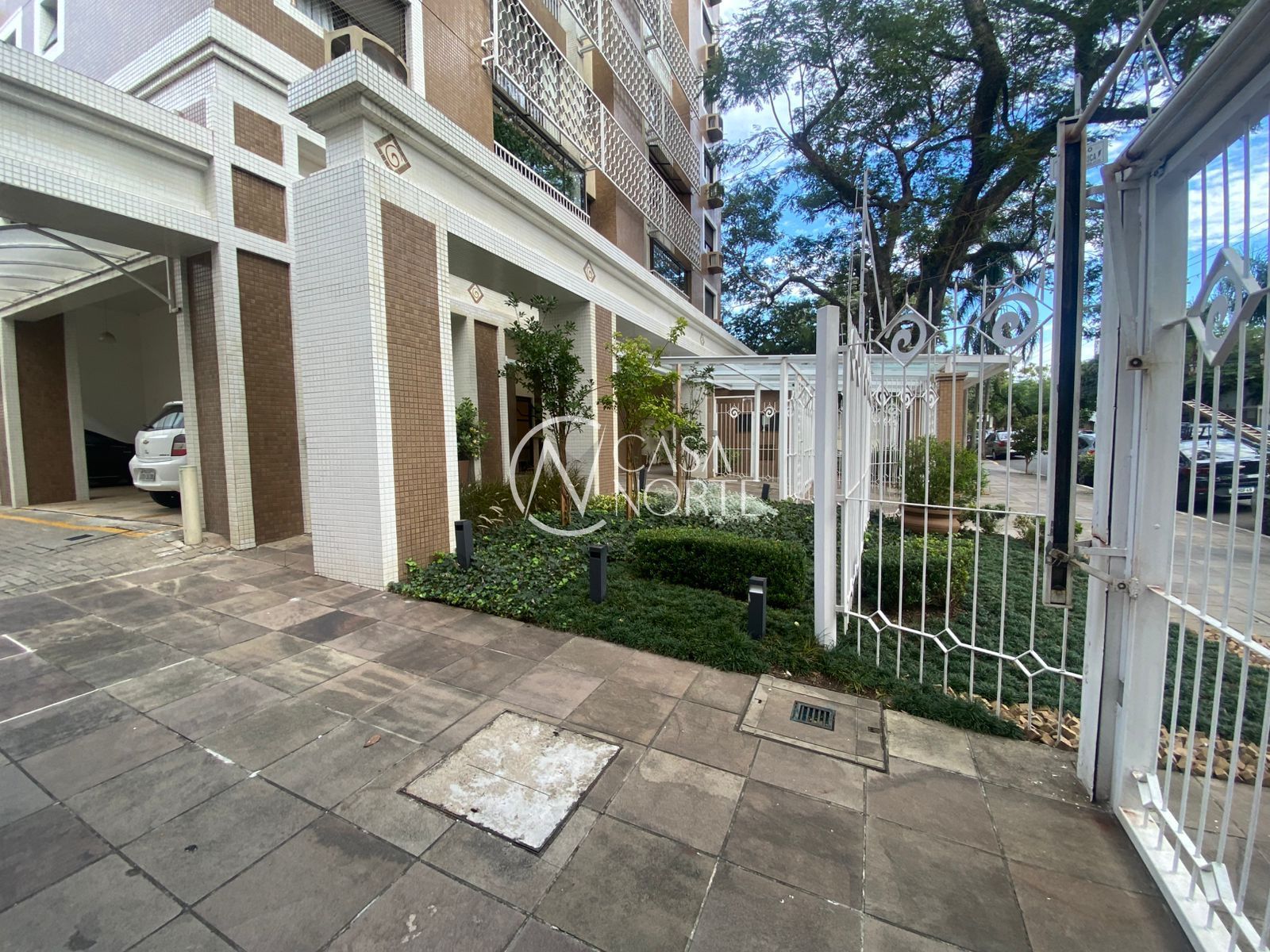 Apartamento à venda com 3 quartos, 105m², 1 suíte, 2 vagas, Rua Gonçalves Dias no bairro Menino Deus em Porto Alegre