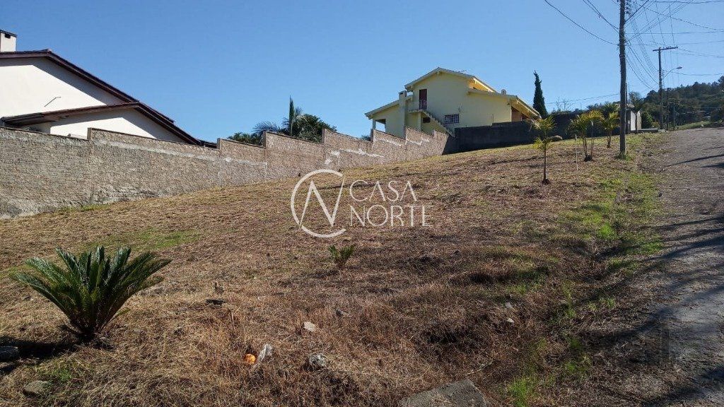 Terreno à venda  com 757m², Rua Flor de Maio no bairro Vila Nova em Porto Alegre