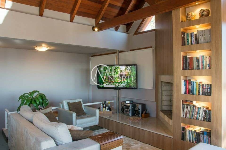 Casa de Condomínio à venda com 3 quartos, 381m², 1 suíte, 2 vagas, Rua Silveiro no bairro Menino Deus em Porto Alegre