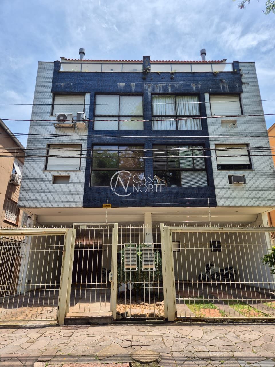 Cobertura à venda com 1 quarto, 63m², 1 suíte, 1 vaga, Rua Cícero Ahrends no bairro Menino Deus em Porto Alegre