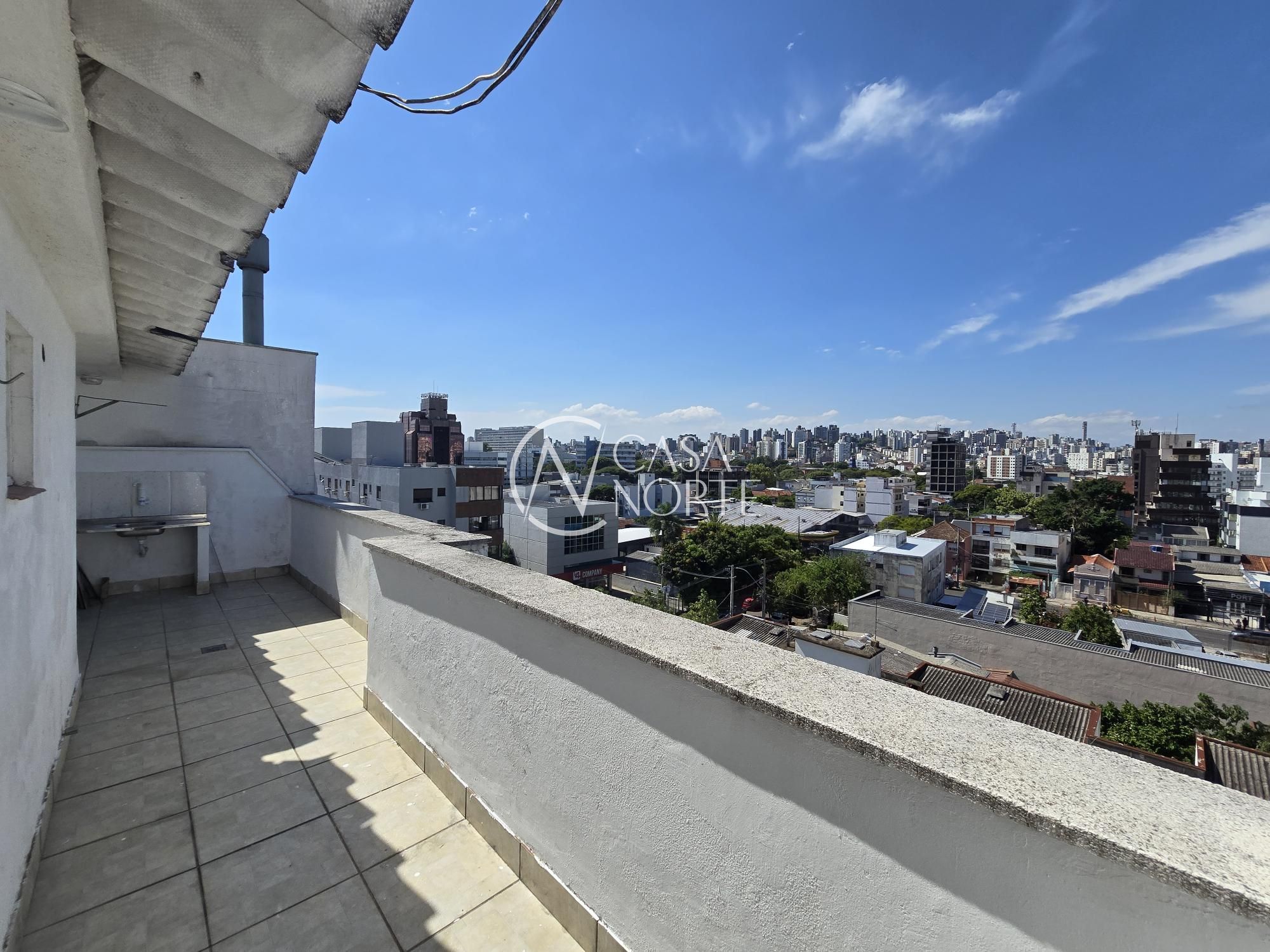 Cobertura à venda com 1 quarto, 75m², 1 vaga, Rua Leopoldo Bier no bairro Santana em Porto Alegre