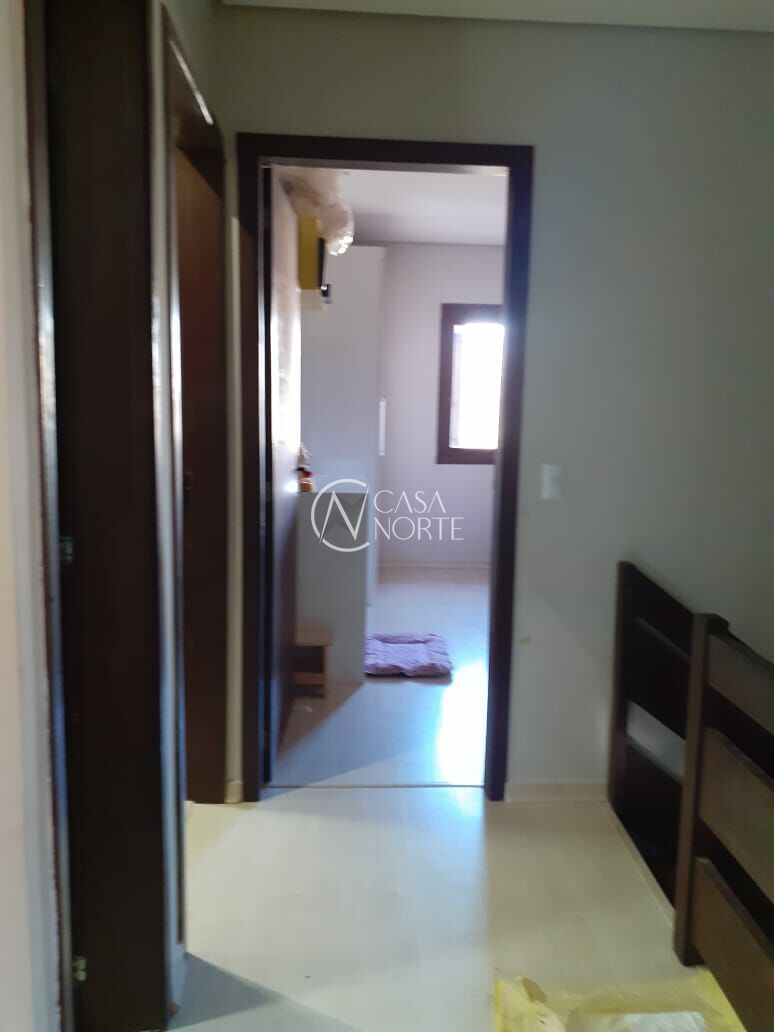 Casa de Condomínio à venda com 4 quartos, 192m², 1 suíte, 2 vagas, Rua Ponciano Pacheco da Silveira no bairro Guarujá em Porto Alegre