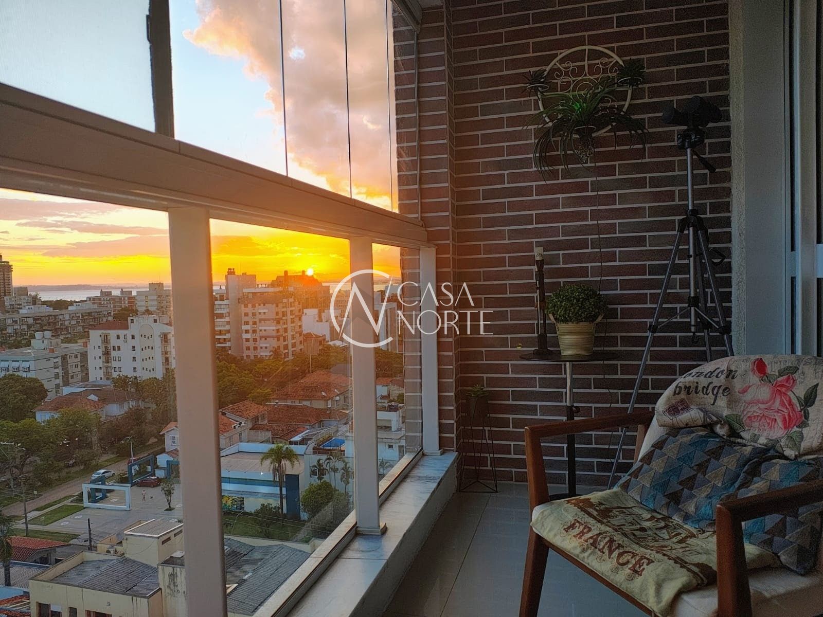 Apartamento à venda com 3 quartos, 120m², 3 suítes, 2 vagas, Rua Marcílio Dias no bairro Menino Deus em Porto Alegre