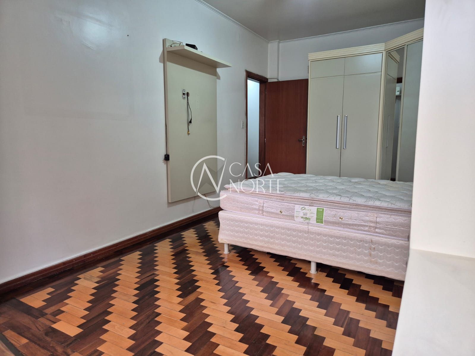Apartamento à venda com 3 quartos, 101m², Rua General Andrade Neves no bairro Centro Histórico em Porto Alegre