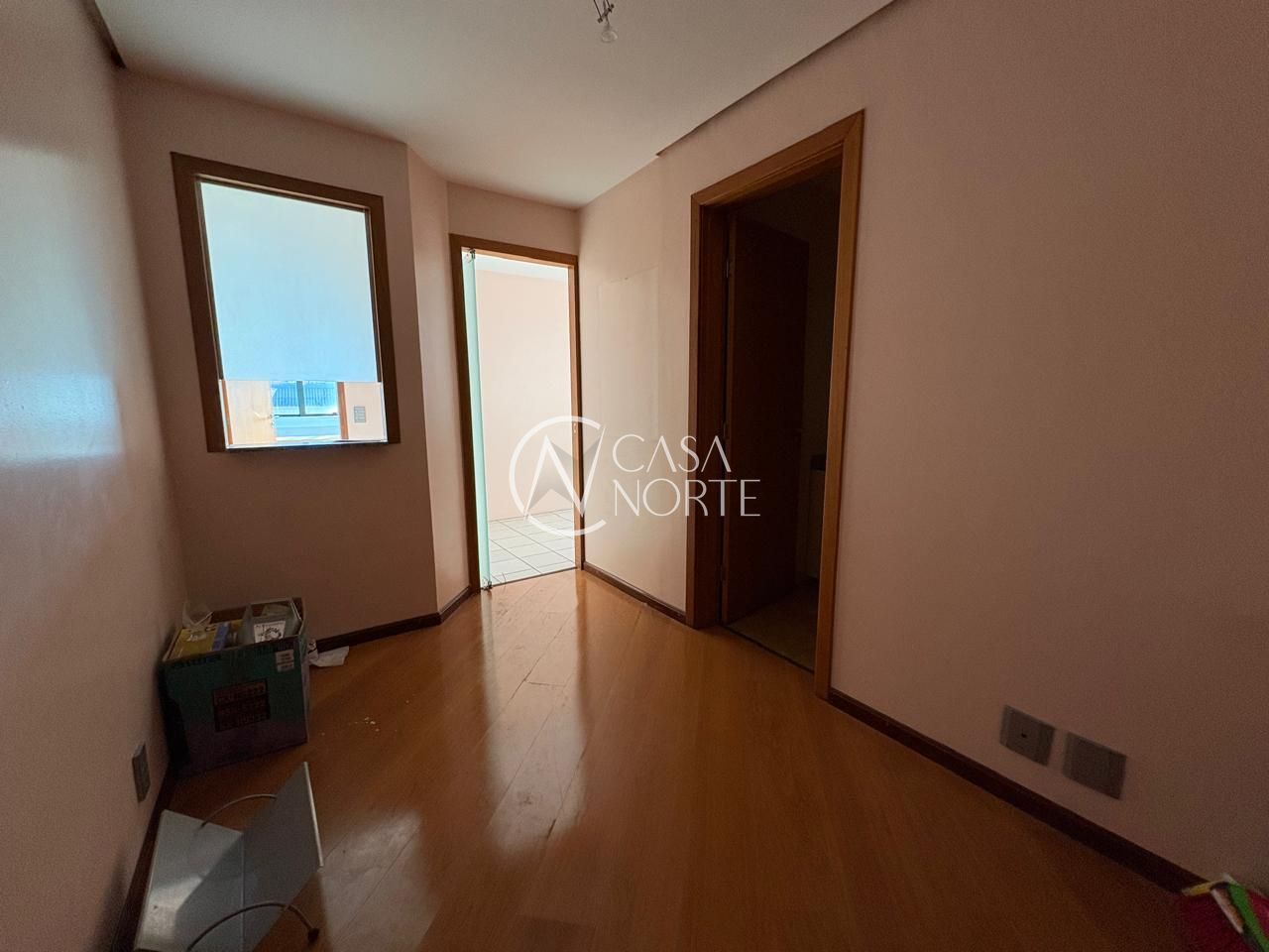 Sala Comercial à venda com 2 quartos, 41m², 1 vaga, Avenida Getúlio Vargas no bairro Menino Deus em Porto Alegre