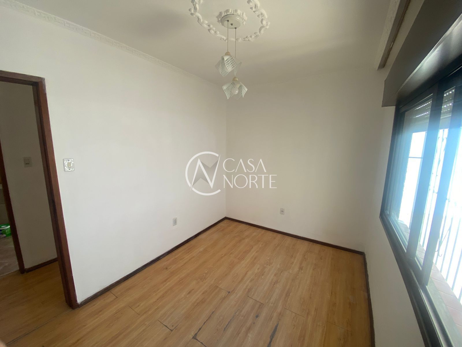 Casa à venda com 3 quartos, 80m², 3 vagas, Avenida Érico Veríssimo no bairro Menino Deus em Porto Alegre