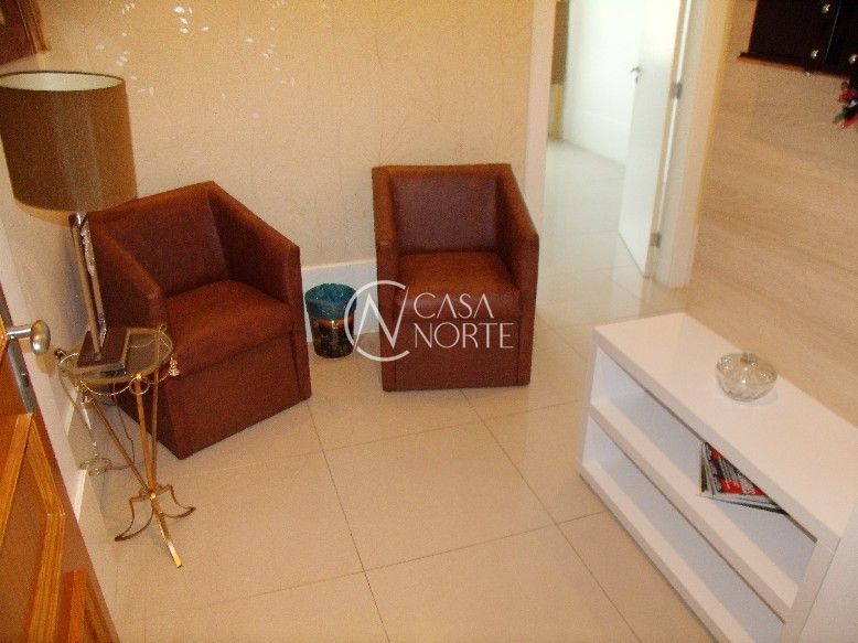 Sala Comercial à venda com 1 quarto, 32m², 1 vaga, Avenida Getúlio Vargas no bairro Menino Deus em Porto Alegre