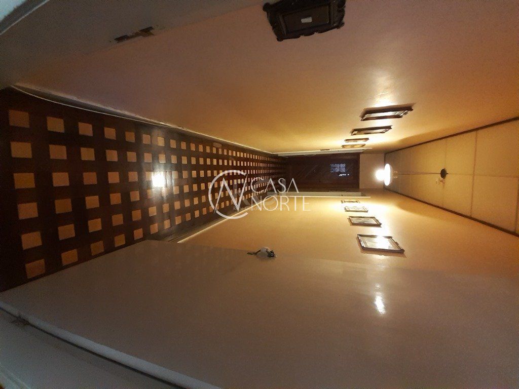 Casa à venda com 3 quartos, 290m², 1 suíte, 3 vagas, Rua Hugo Ribeiro no bairro Menino Deus em Porto Alegre