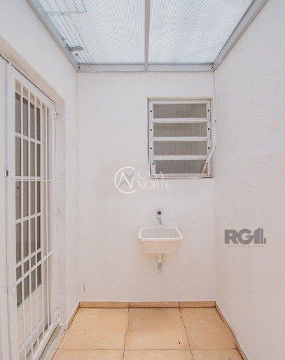 Kitnet à venda com 1 quarto, 22m², Rua Dezessete de Junho no bairro Menino Deus em Porto Alegre