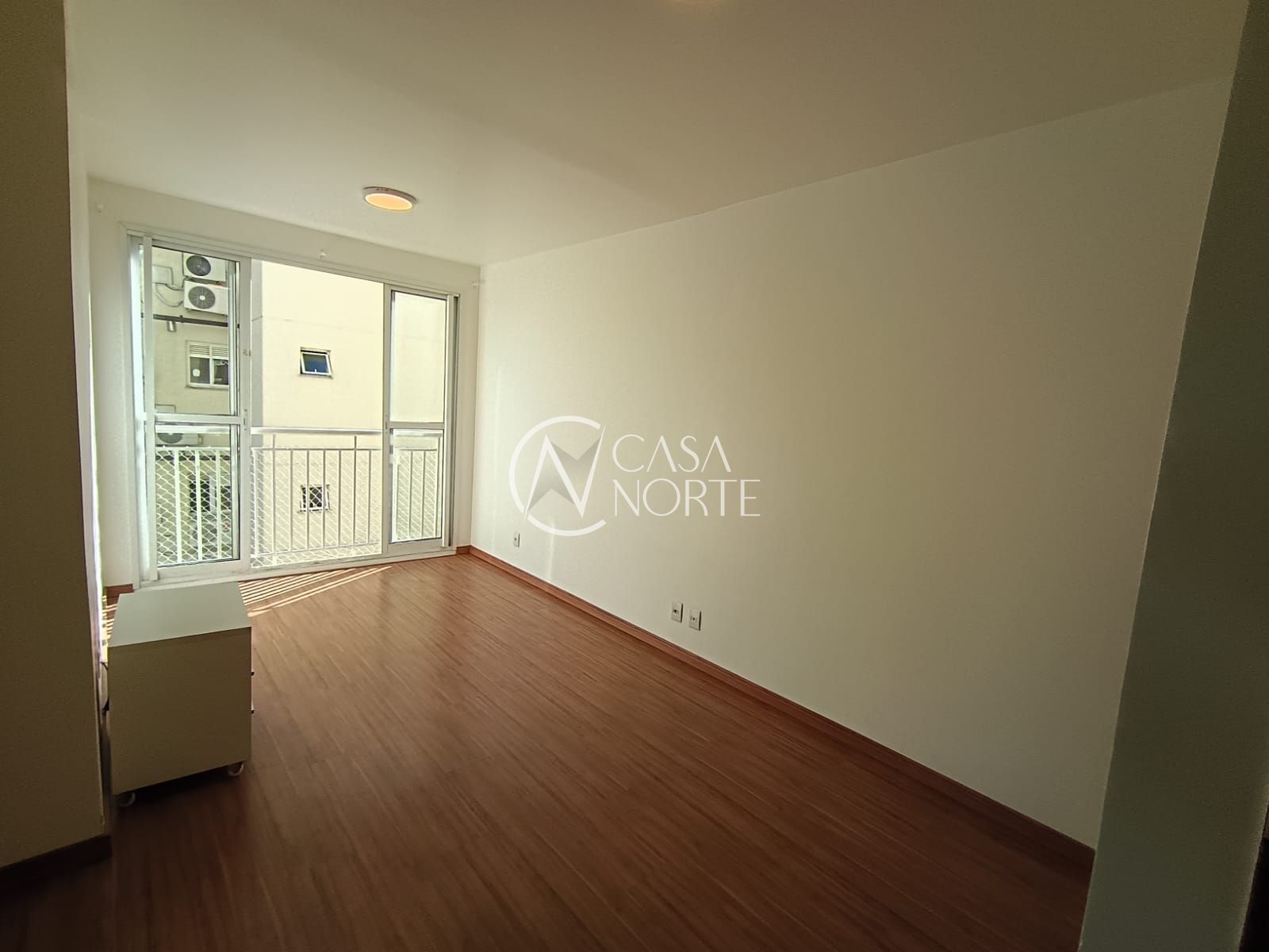 Apartamento à venda com 2 quartos, 57m², 1 suíte, 1 vaga, Estrada João Salomoni no bairro Vila Nova em Porto Alegre