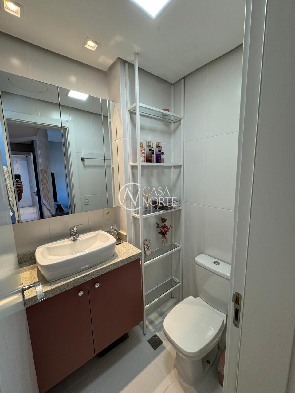 Apartamento à venda com 2 quartos, 75m², 1 suíte, 2 vagas, Rua Dona Augusta no bairro Menino Deus em Porto Alegre