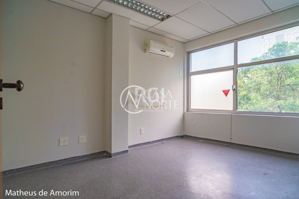 Loja à venda , 253m², Avenida Carlos Gomes no bairro Auxiliadora em Porto Alegre