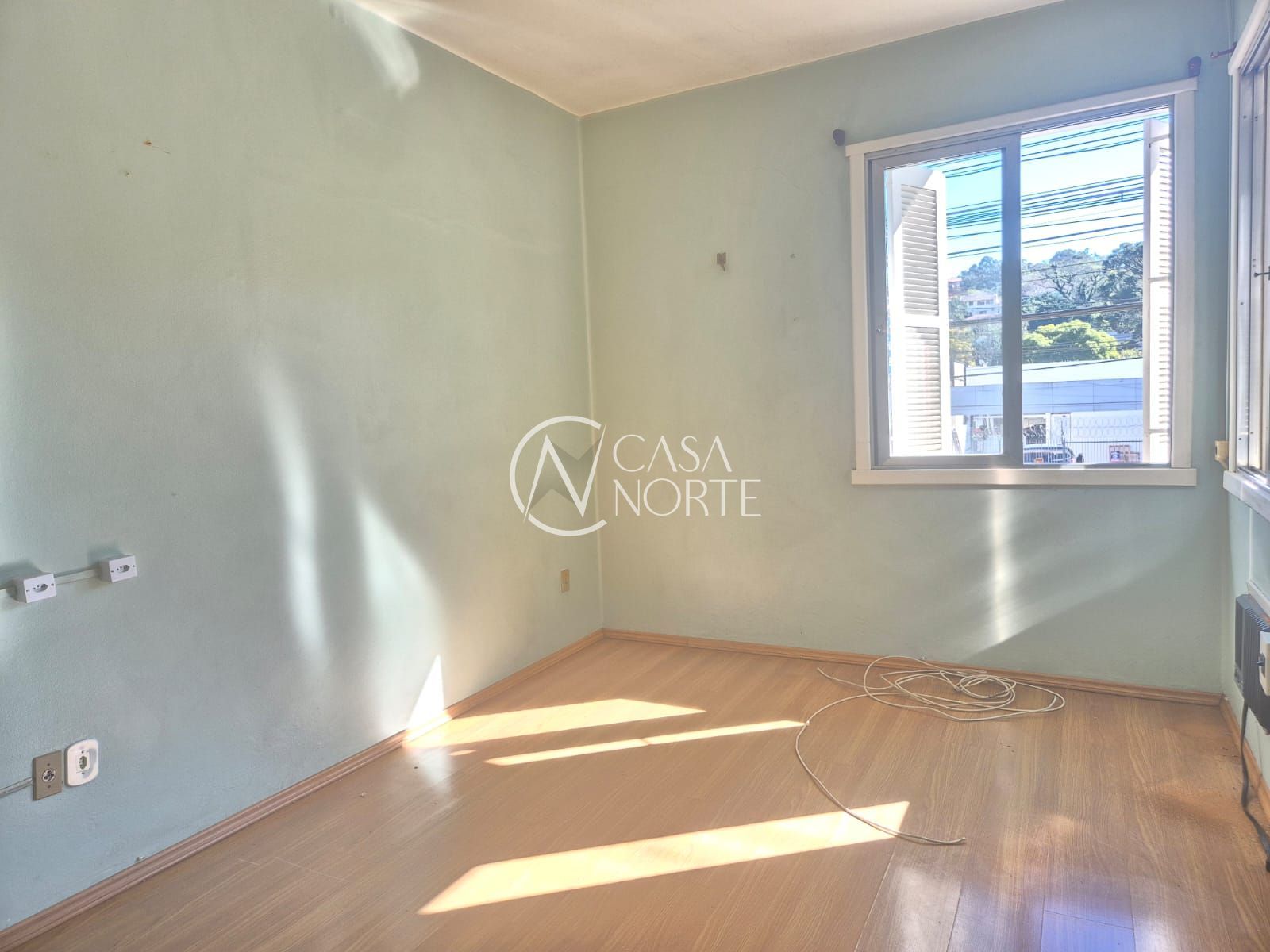 Casa à venda com 3 quartos, 260m², 3 vagas, Avenida Teresópolis no bairro Teresópolis em Porto Alegre