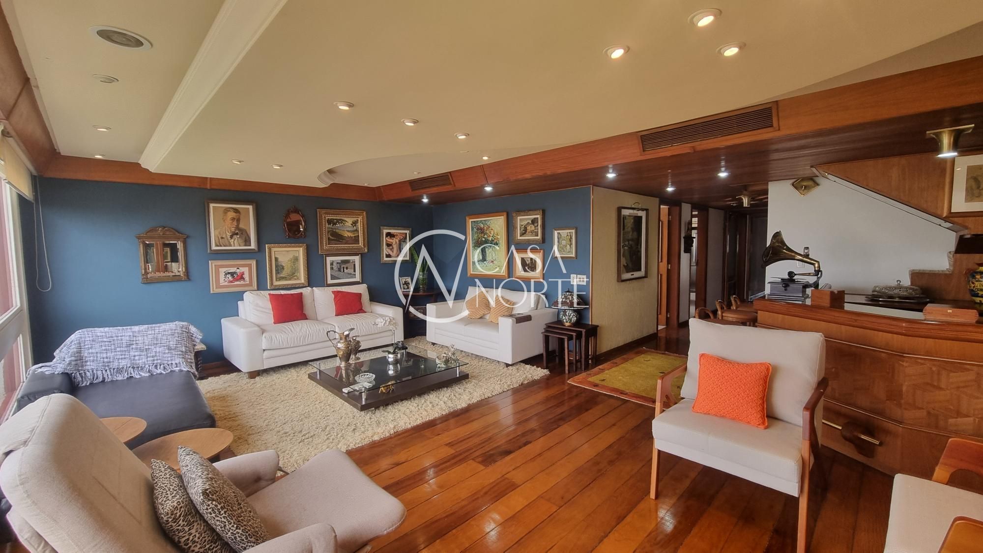 Cobertura à venda com 3 quartos, 354m², 2 suítes, 2 vagas, Rua Doutor Vale no bairro Moinhos de Vento em Porto Alegre