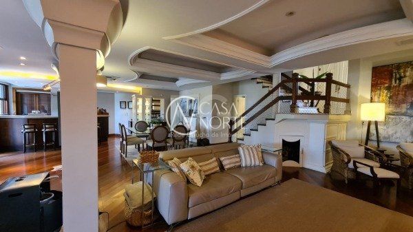 Casa de Condomínio à venda com 4 quartos, 741m², 4 suítes, 2 vagas, Rua Gustavo Schmidt no bairro Três Figueiras em Porto Alegre