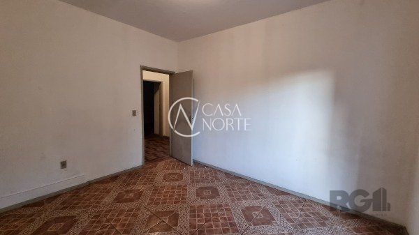 Casa à venda com 3 quartos, 215m², 6 vagas, Rua Conselheiro Brusque no bairro Jardim Itu em Porto Alegre