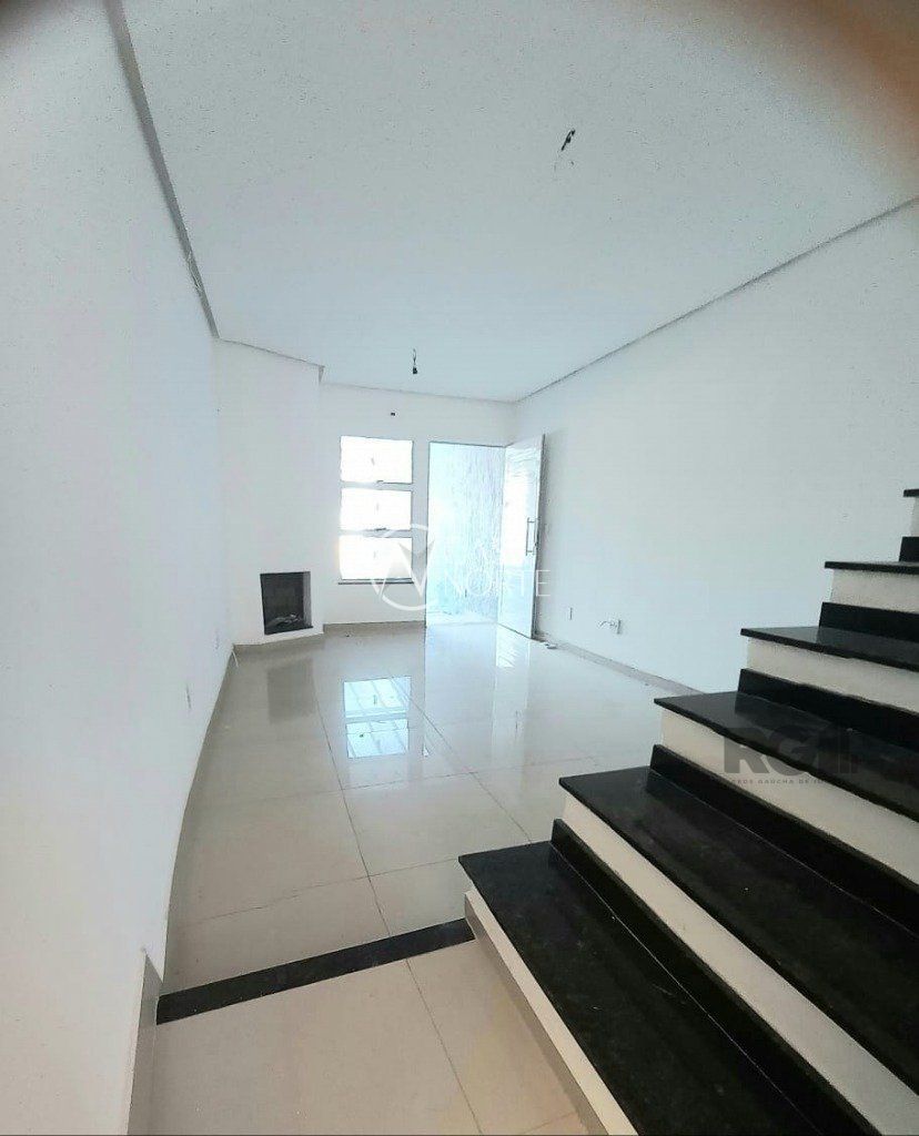 Sobrado à venda com 3 quartos, 234m², 3 suítes, 2 vagas, Rua Irma Teresilda Steffen no bairro Mário Quintana em Porto Alegre