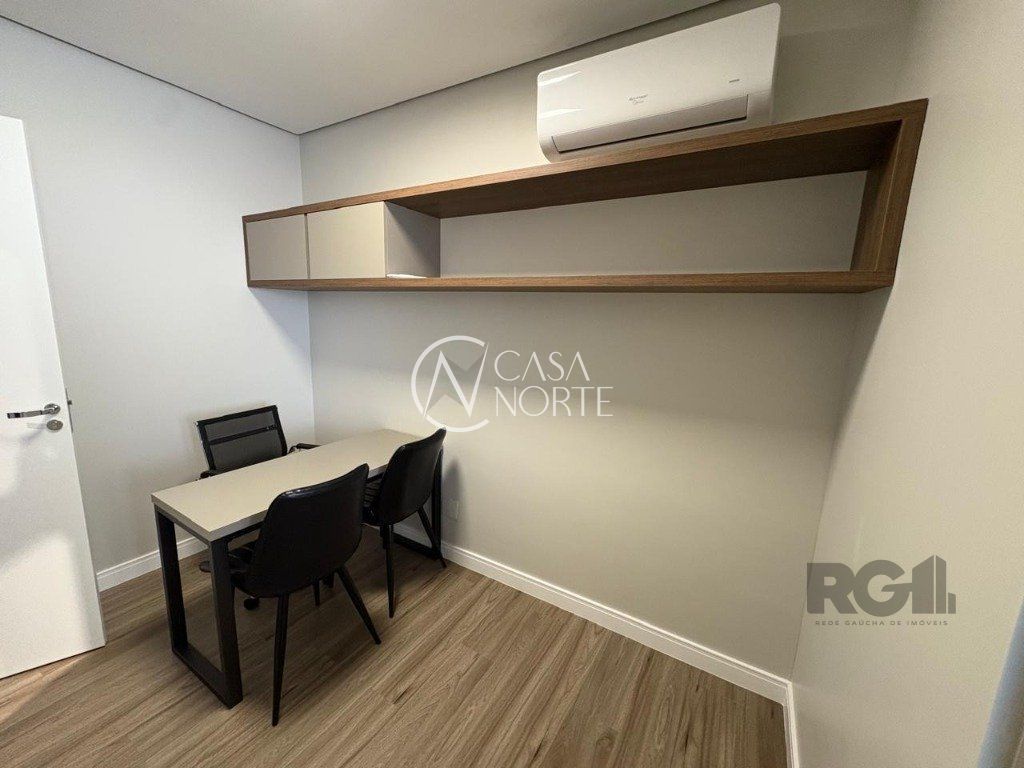 Sala Comercial à venda , 39m², 1 vaga, Avenida Luiz Manoel Gonzaga no bairro Três Figueiras em Porto Alegre