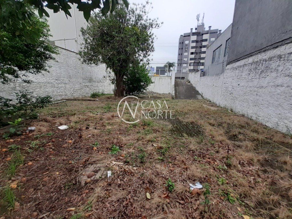 Terreno à venda  com 440m², Avenida Protásio Alves no bairro Petrópolis em Porto Alegre