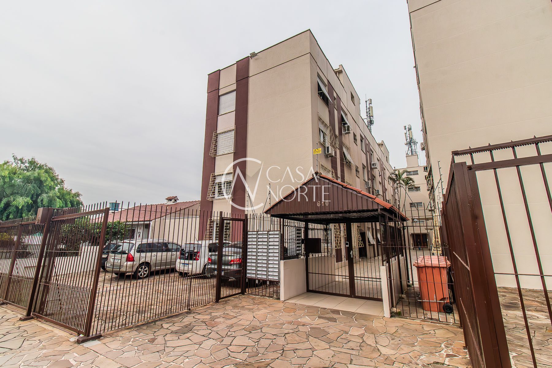 Apartamento à venda com 2 quartos, 100m², 1 suíte, 1 vaga, Rua Delfino Riet no bairro Santo Antônio em Porto Alegre