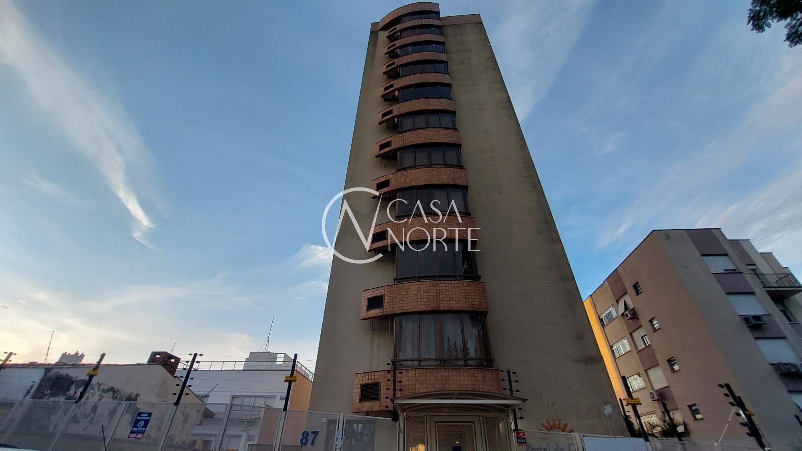 Apartamento à venda com 2 quartos, 70m², 1 suíte, 2 vagas, Rua Corrêa Lima no bairro Menino Deus em Porto Alegre