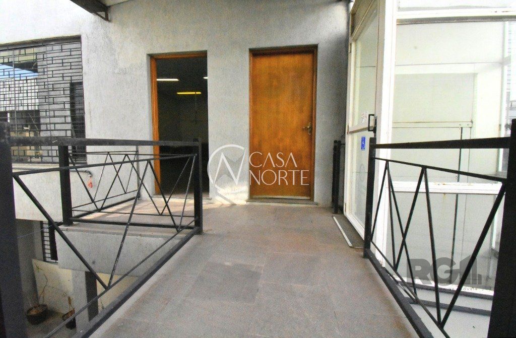 Prédio Comercial à venda , 319m², Rua Rafael Saadi no bairro Menino Deus em Porto Alegre