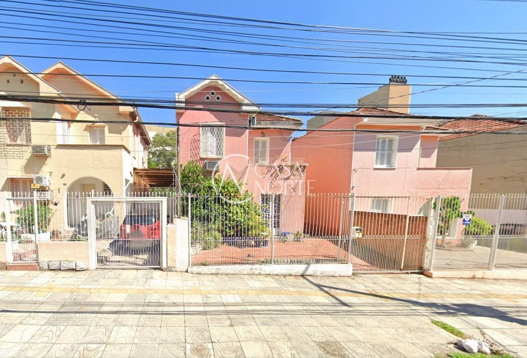 Casa à venda com 3 quartos, 109m², 3 vagas, Rua Doutor Oscar Bittencourt no bairro Menino Deus em Porto Alegre