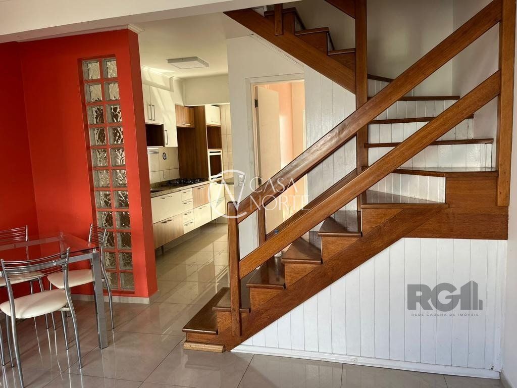 Casa de Condomínio à venda com 2 quartos, 70m², 1 suíte, 2 vagas, Avenida da Cavalhada no bairro Cavalhada em Porto Alegre