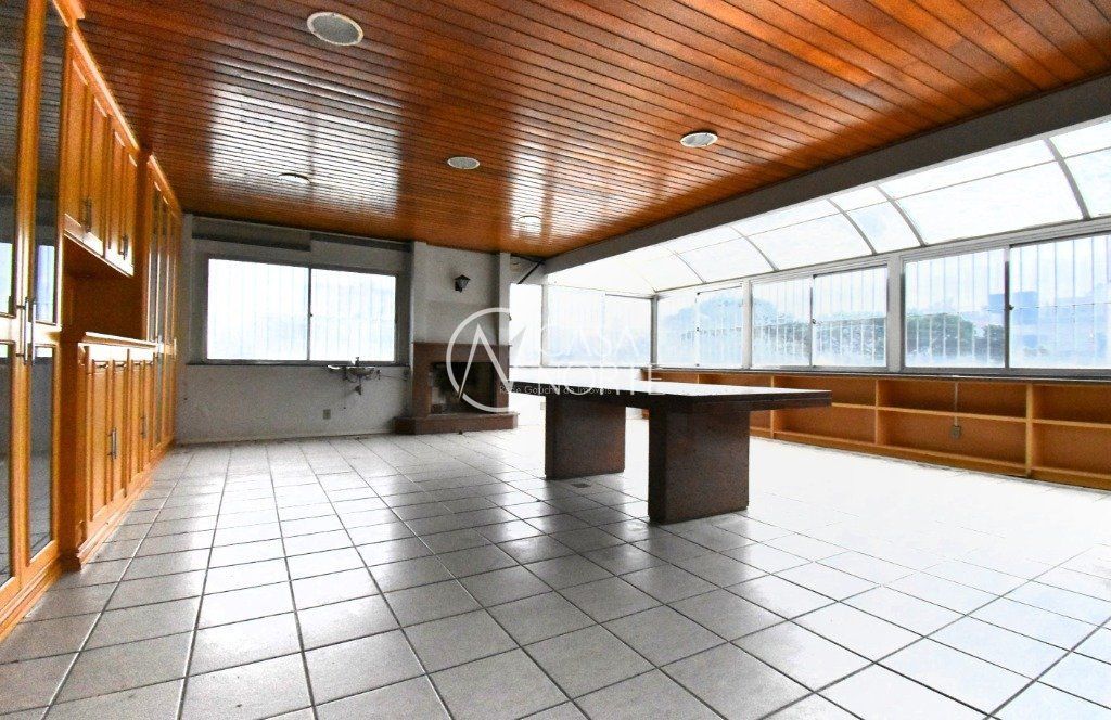 Sala Comercial à venda com 6 quartos, 185m², Avenida Osvaldo Aranha no bairro Bom Fim em Porto Alegre