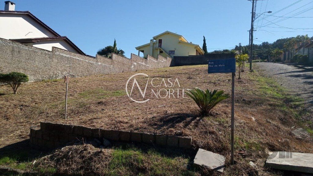 Terreno à venda  com 757m², Rua Flor de Maio no bairro Vila Nova em Porto Alegre