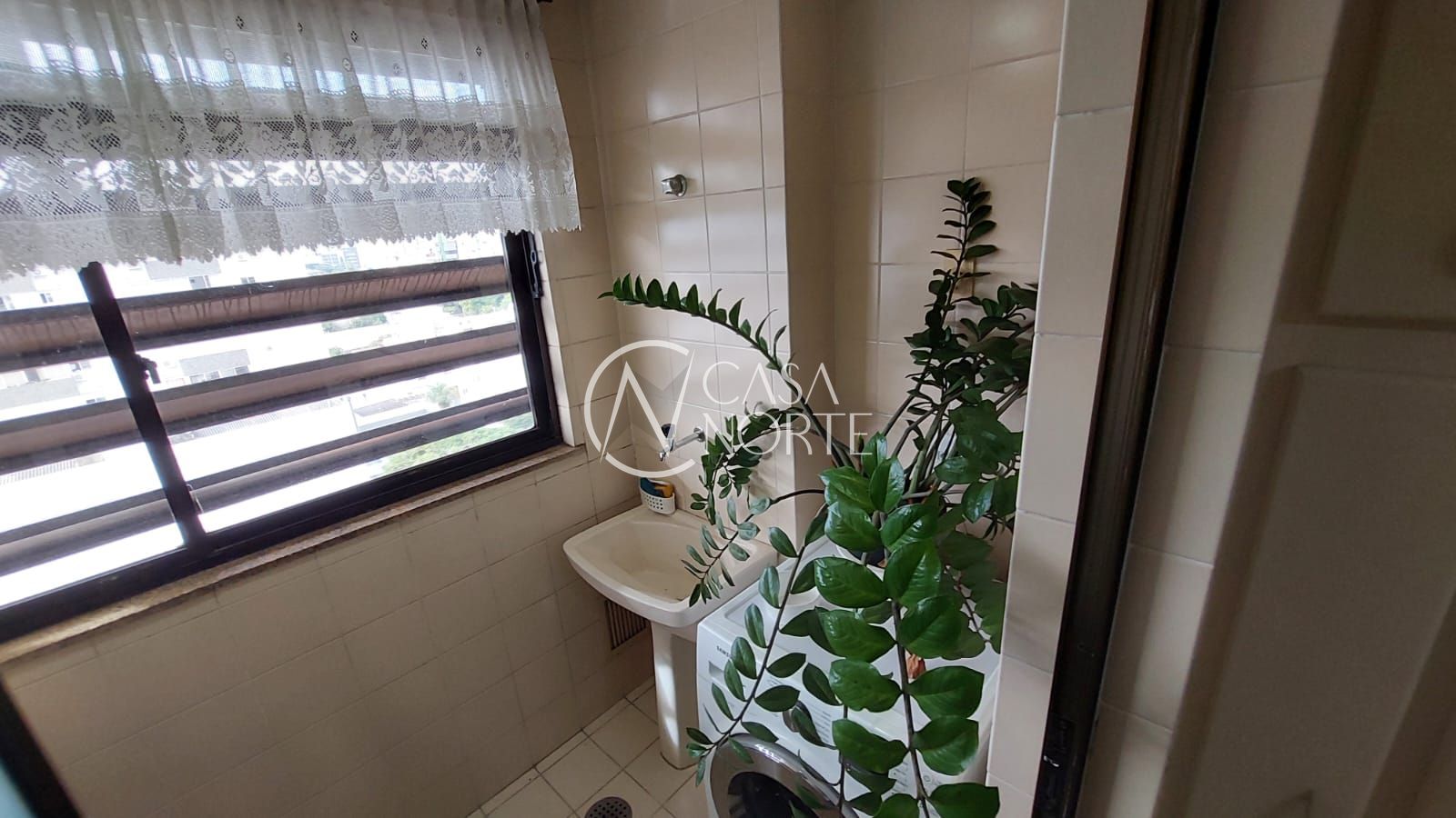 Cobertura à venda com 3 quartos, 165m², 1 suíte, 1 vaga, Rua Coronel André Belo no bairro Menino Deus em Porto Alegre