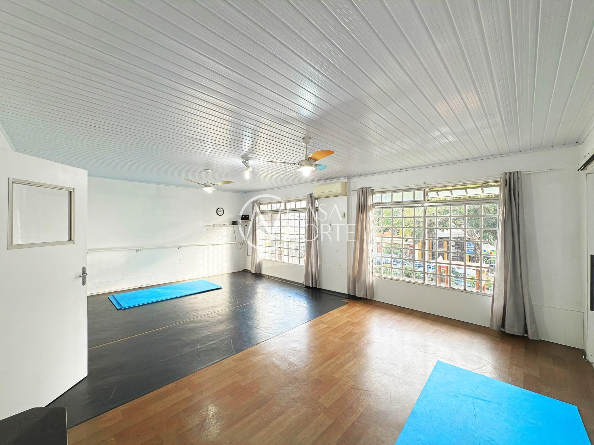 Casa Comercial à venda com 7 quartos, 158m², Rua Marco Polo no bairro Cristo Redentor em Porto Alegre