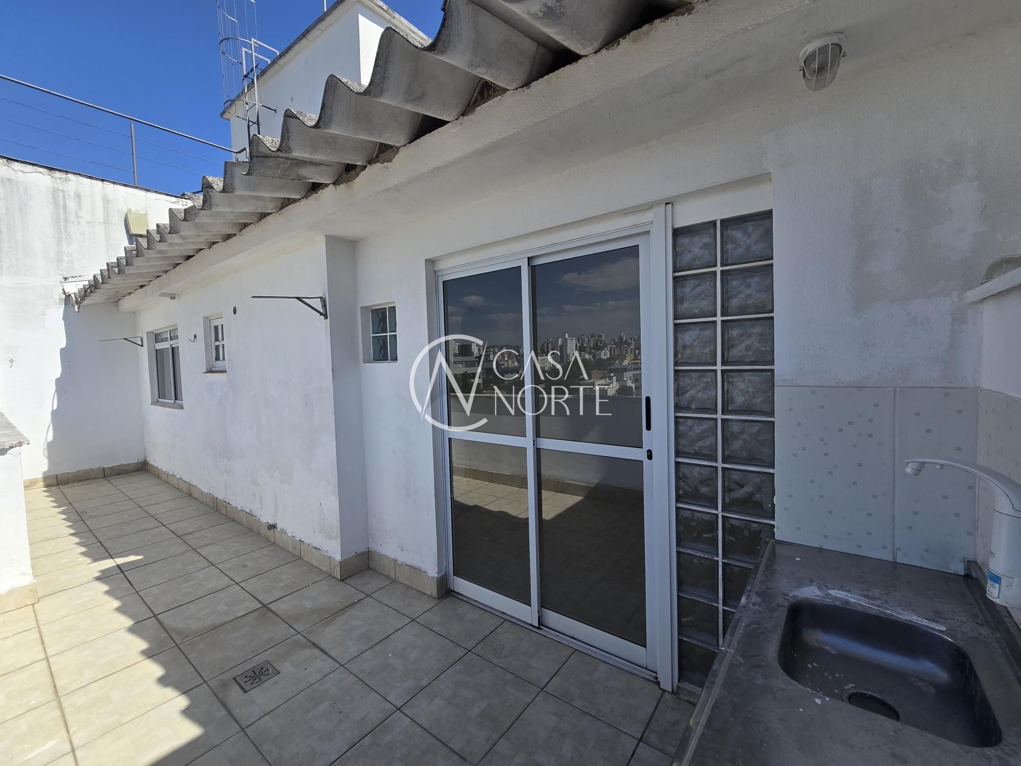 Cobertura à venda com 1 quarto, 75m², 1 vaga, Rua Leopoldo Bier no bairro Santana em Porto Alegre