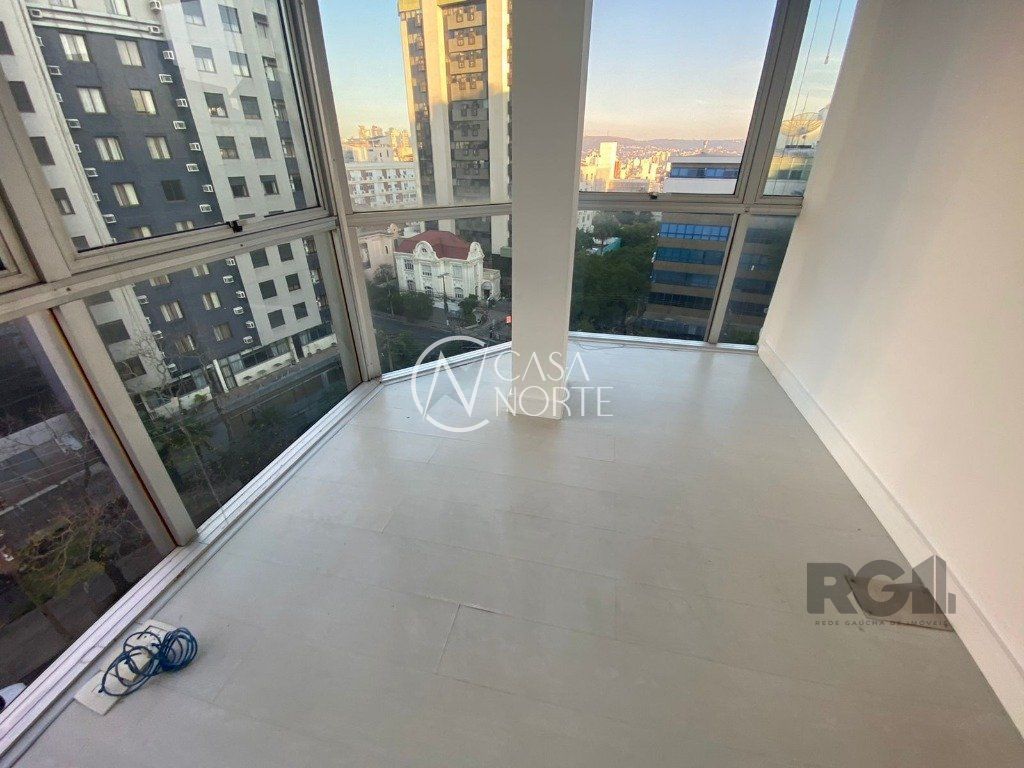 Sala Comercial à venda , 48m², Rua Vinte e Quatro de Outubro no bairro Moinhos de Vento em Porto Alegre