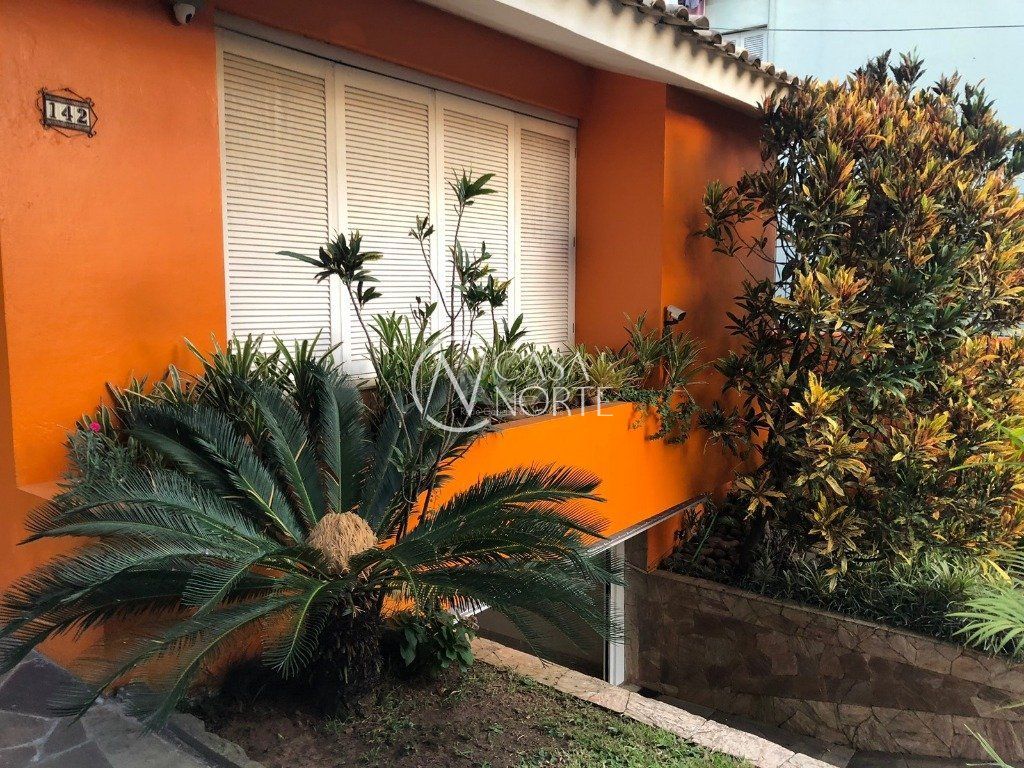 Casa à venda com 3 quartos, 240m², 3 suítes, 4 vagas, Rua Pedro Boticario no bairro Glória em Porto Alegre